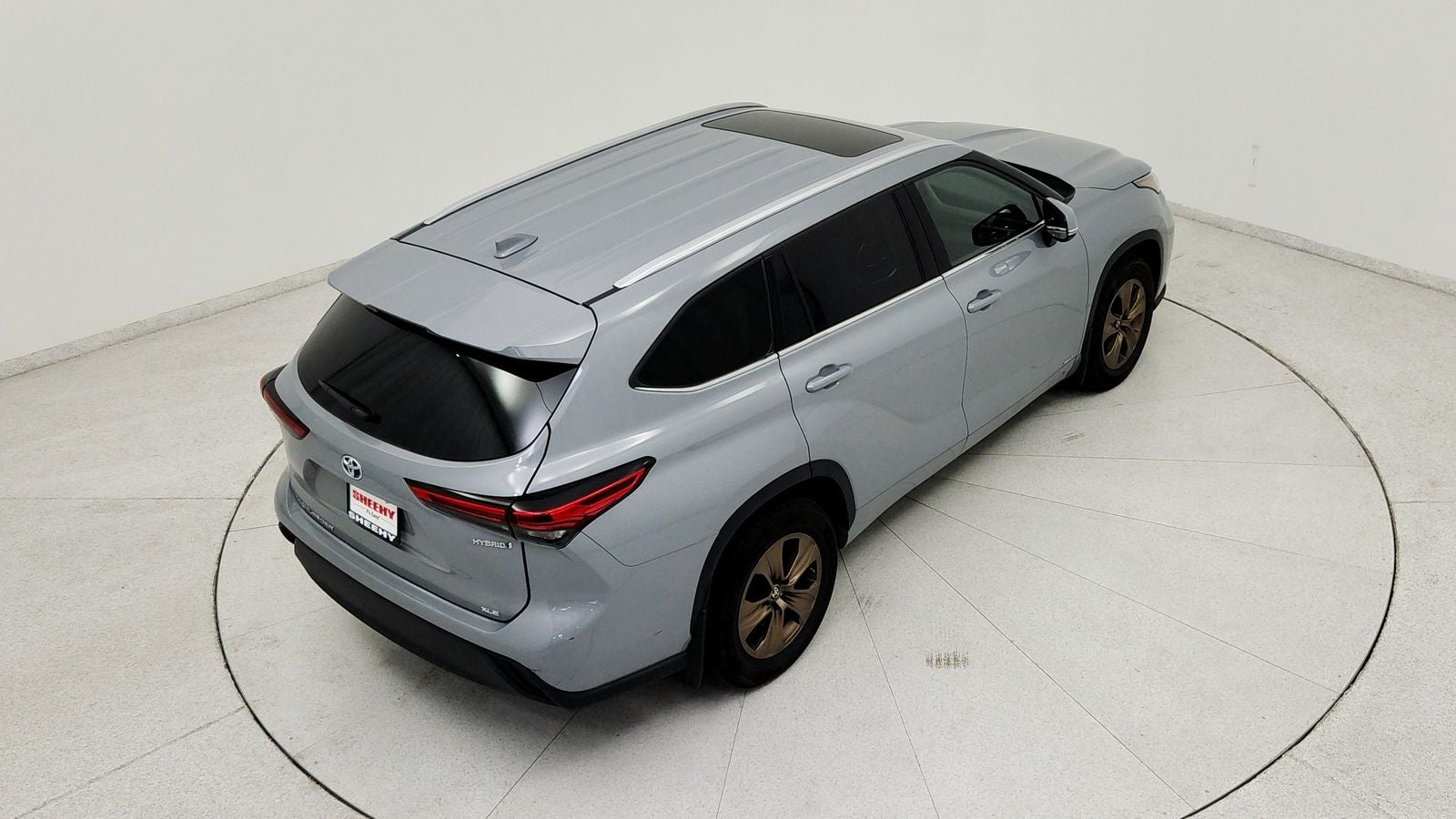 2022 Toyota Highlander Hybrid Bronze Edition