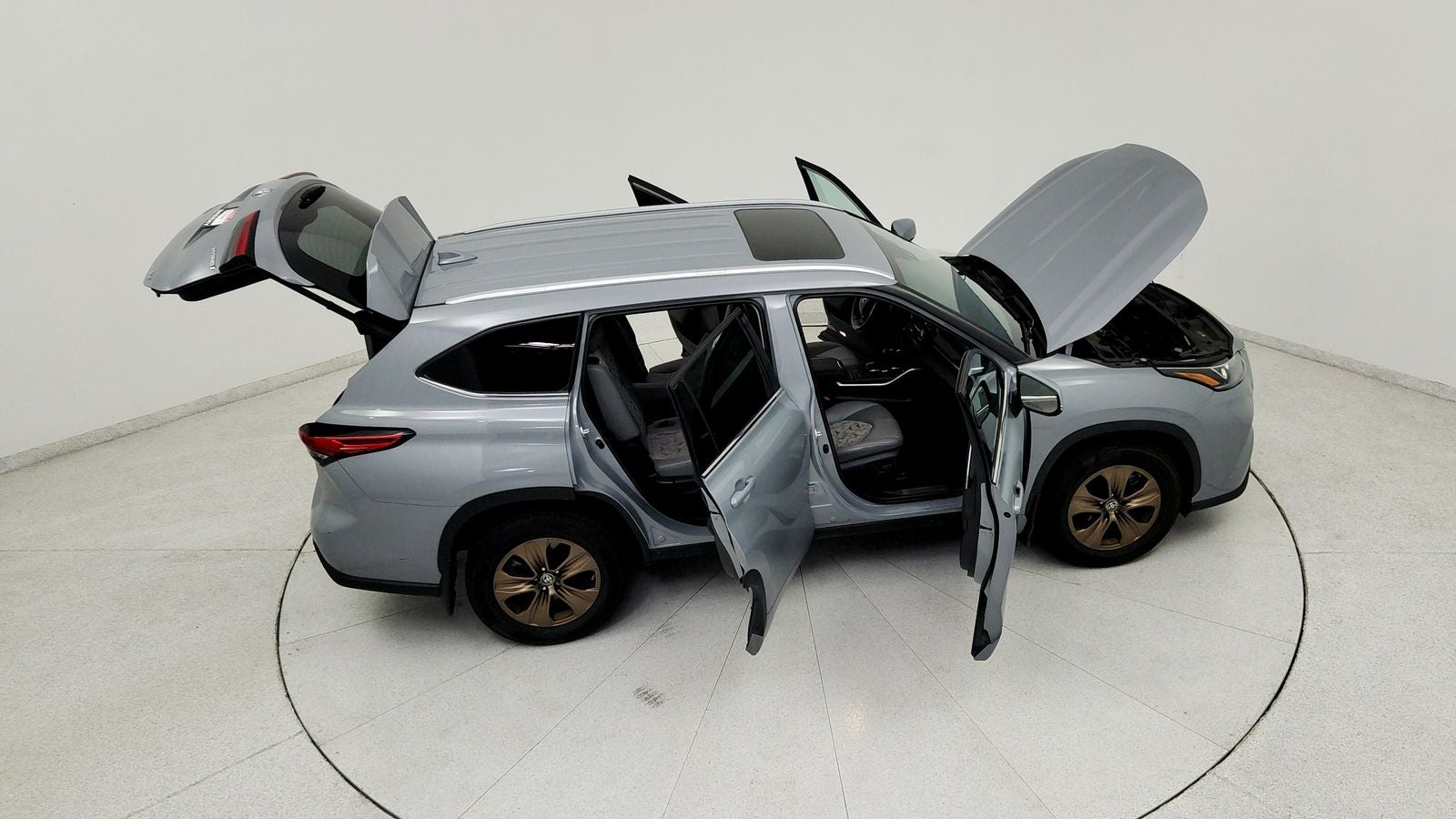 2022 Toyota Highlander Hybrid Bronze Edition