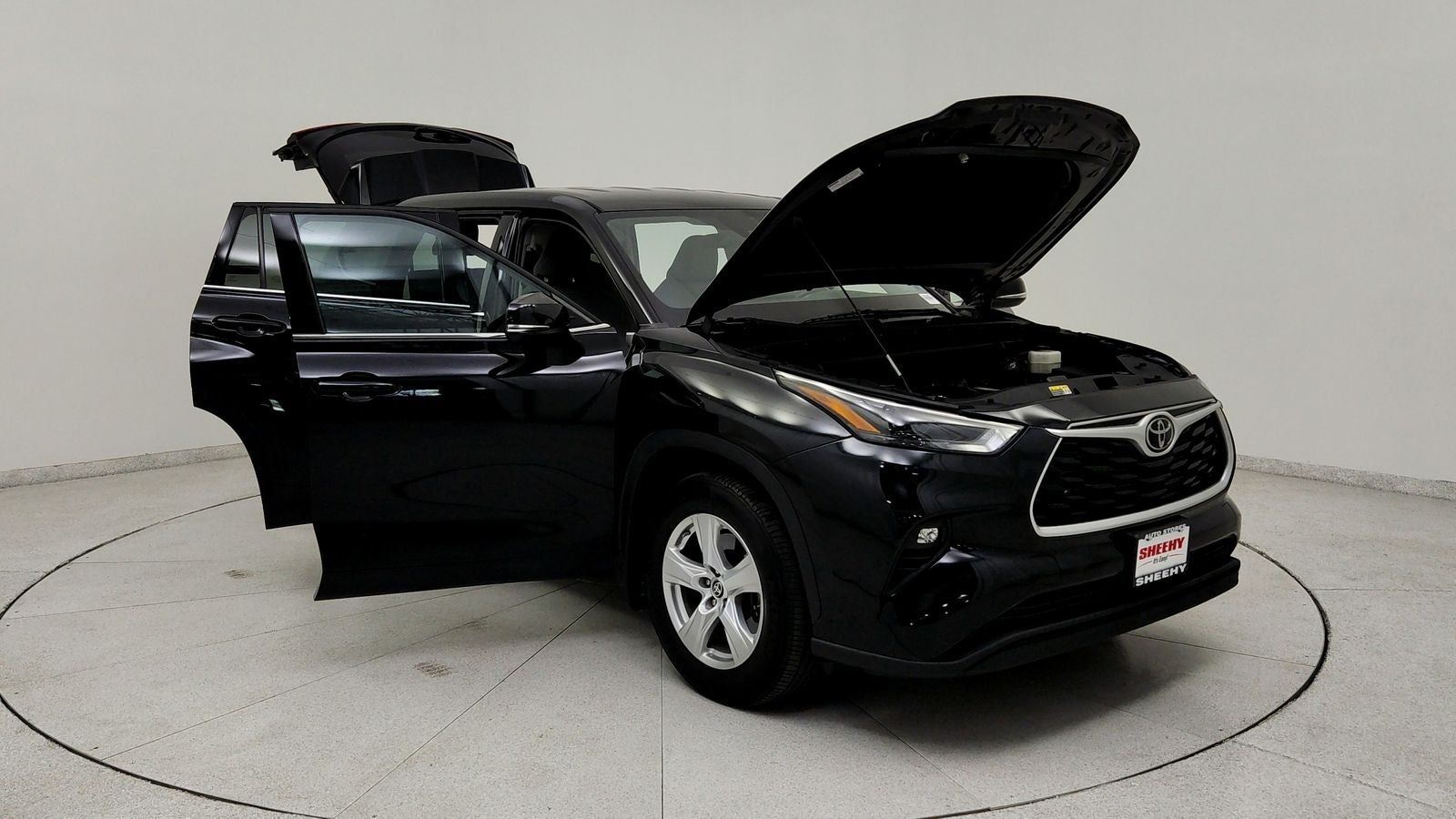 2022 Toyota Highlander LE