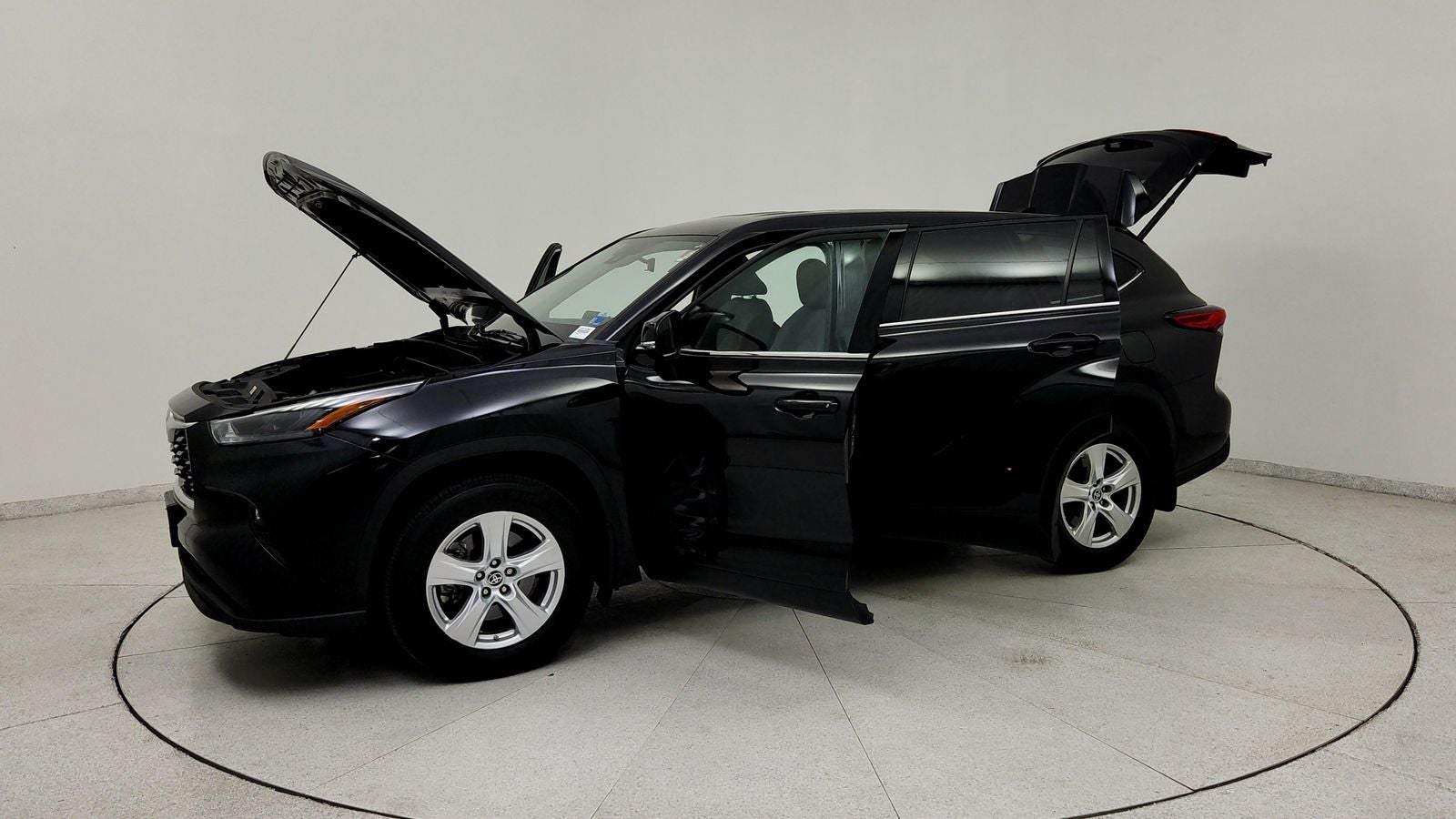 2022 Toyota Highlander LE