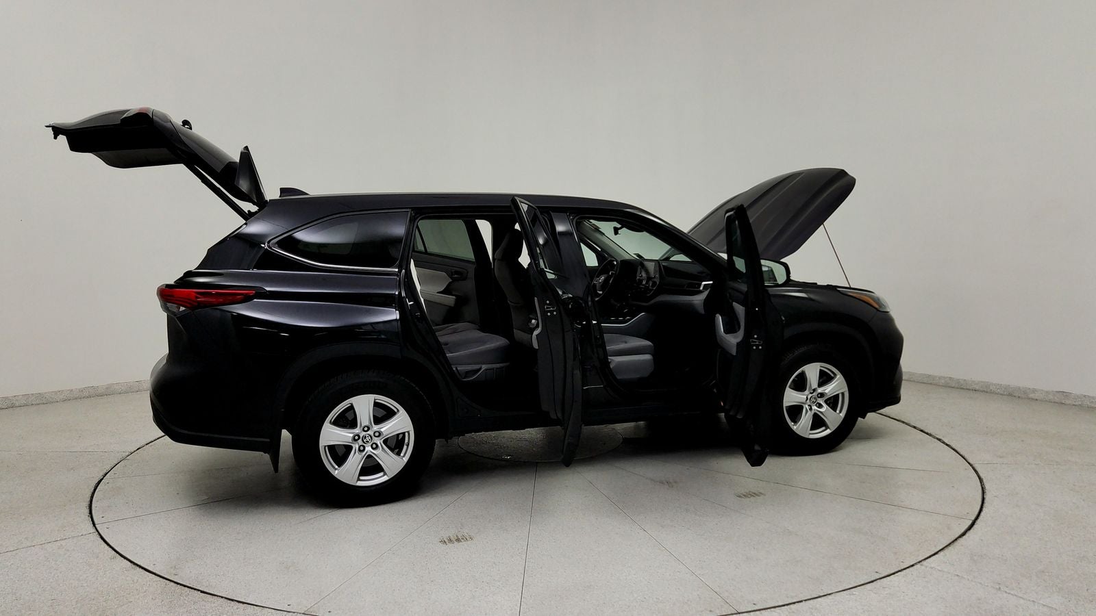 2022 Toyota Highlander LE