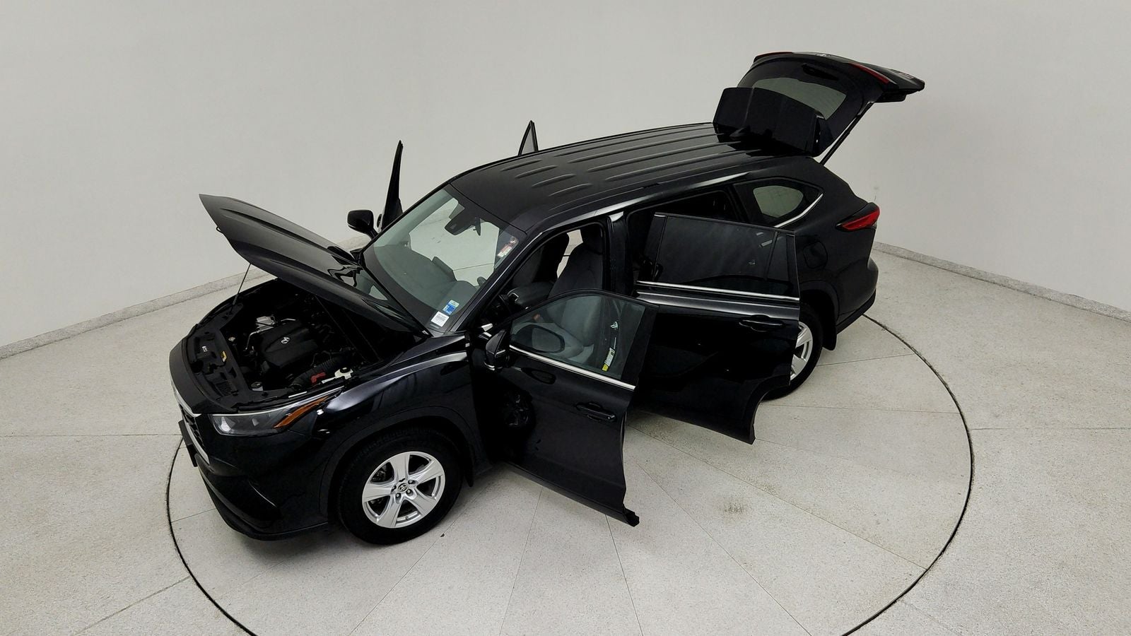 2022 Toyota Highlander LE