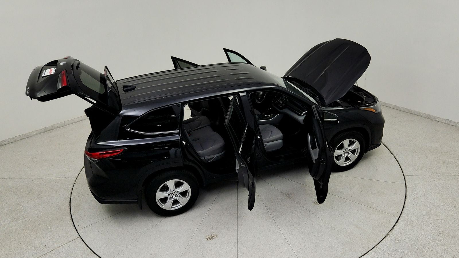 2022 Toyota Highlander LE