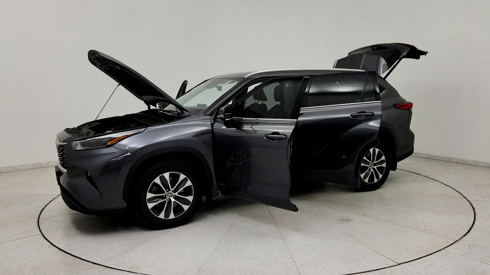 2022 Toyota Highlander Hybrid XLE