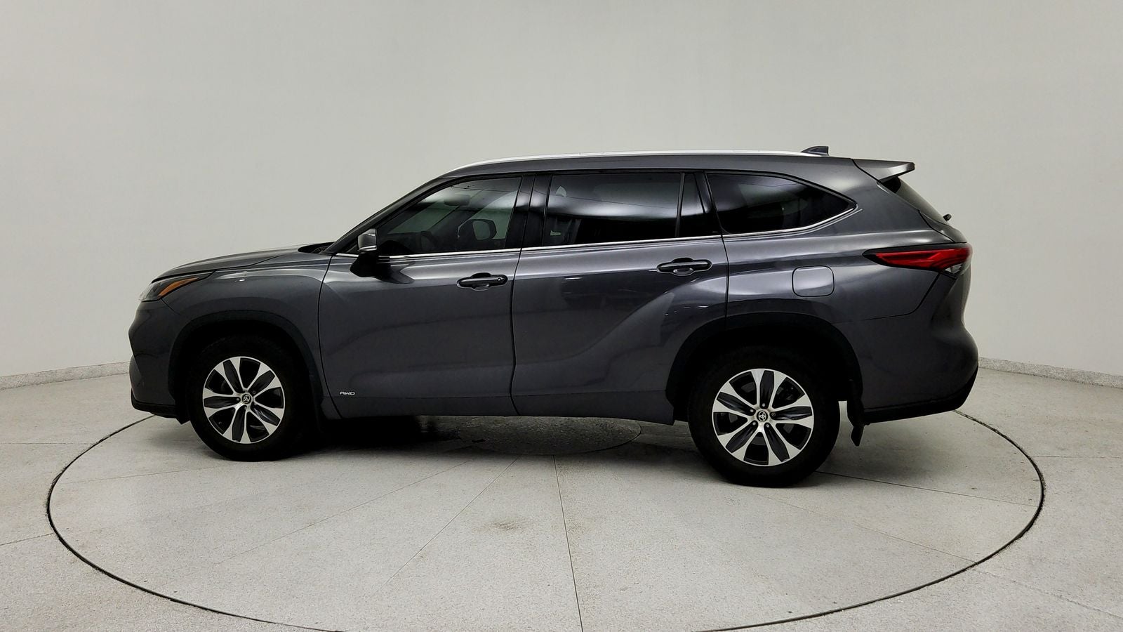 2022 Toyota Highlander Hybrid XLE