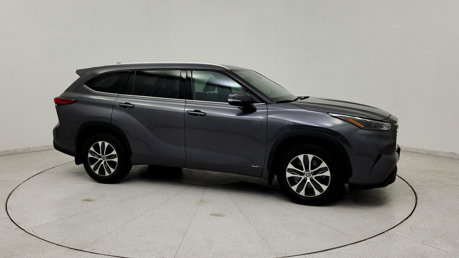 2022 Toyota Highlander Hybrid XLE