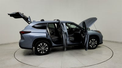 2022 Toyota Highlander Hybrid XLE