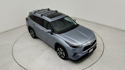 2022 Toyota Highlander Hybrid XLE