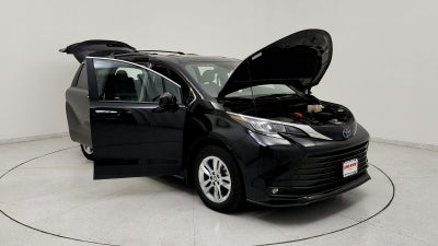 2025 Toyota Sienna XLE 7 Passenger