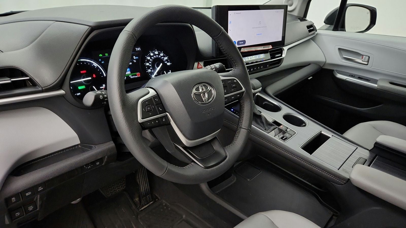 2025 Toyota Sienna XLE 7 Passenger