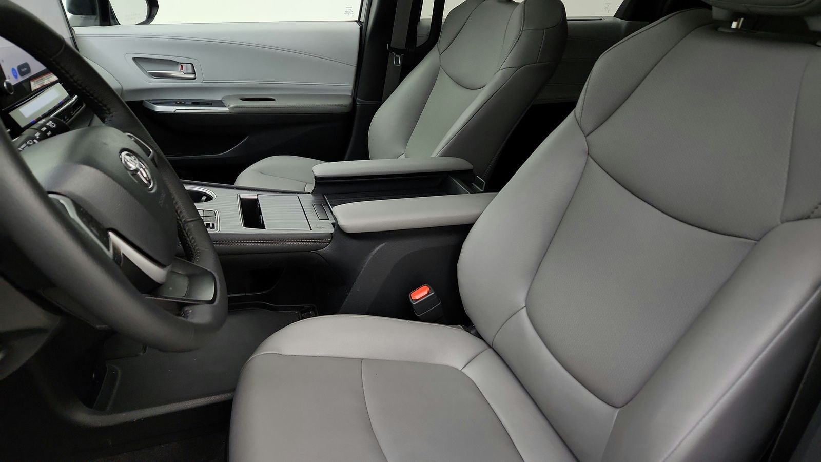 2025 Toyota Sienna XLE 7 Passenger