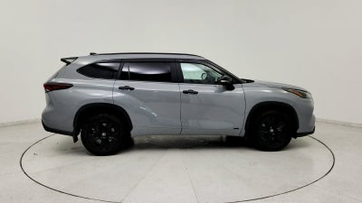 2024 Toyota Highlander Hybrid XLE