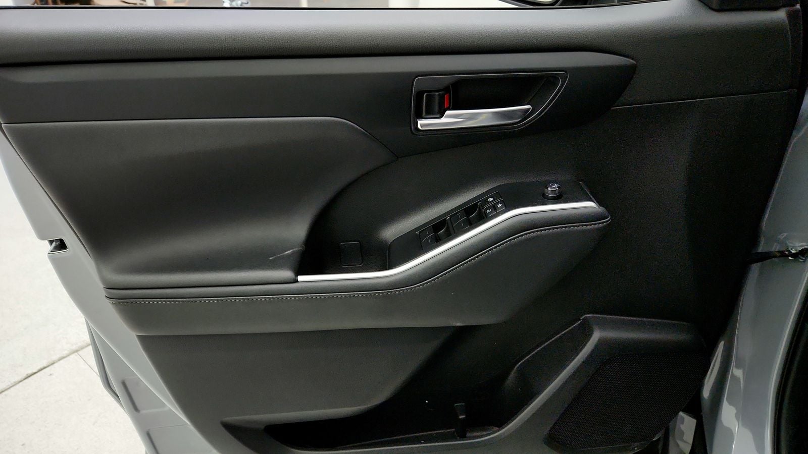 2024 Toyota Highlander Hybrid XLE