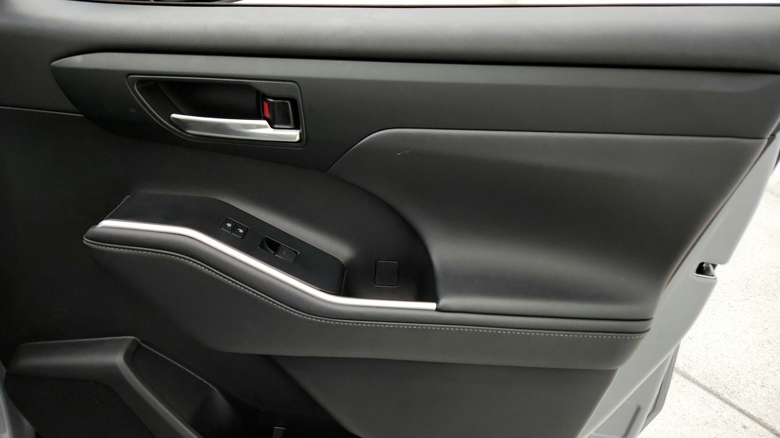 2024 Toyota Highlander Hybrid XLE