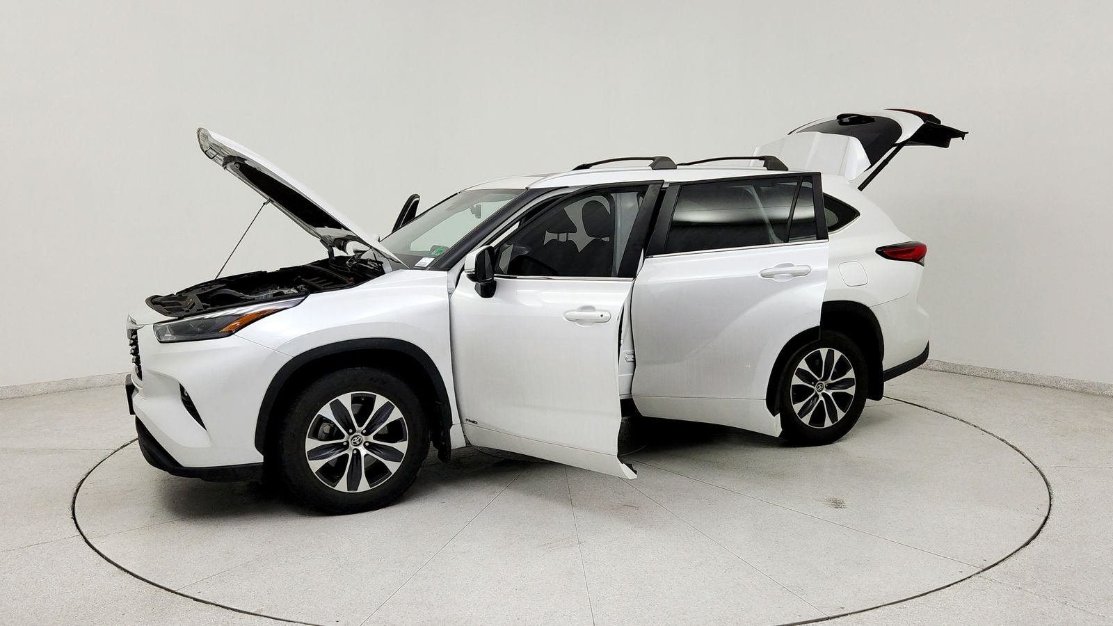 2023 Toyota Highlander Hybrid XLE