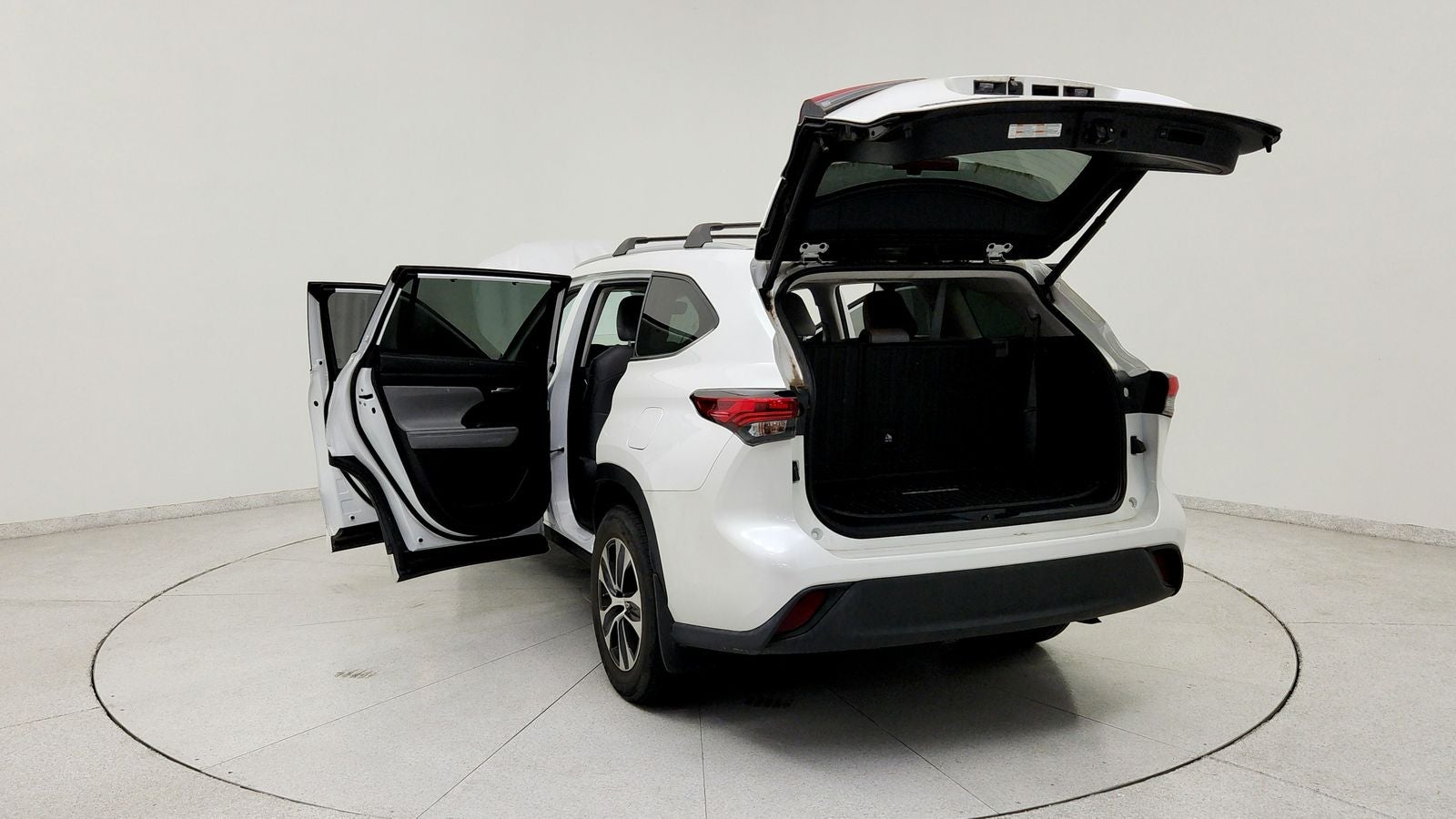 2023 Toyota Highlander Hybrid XLE