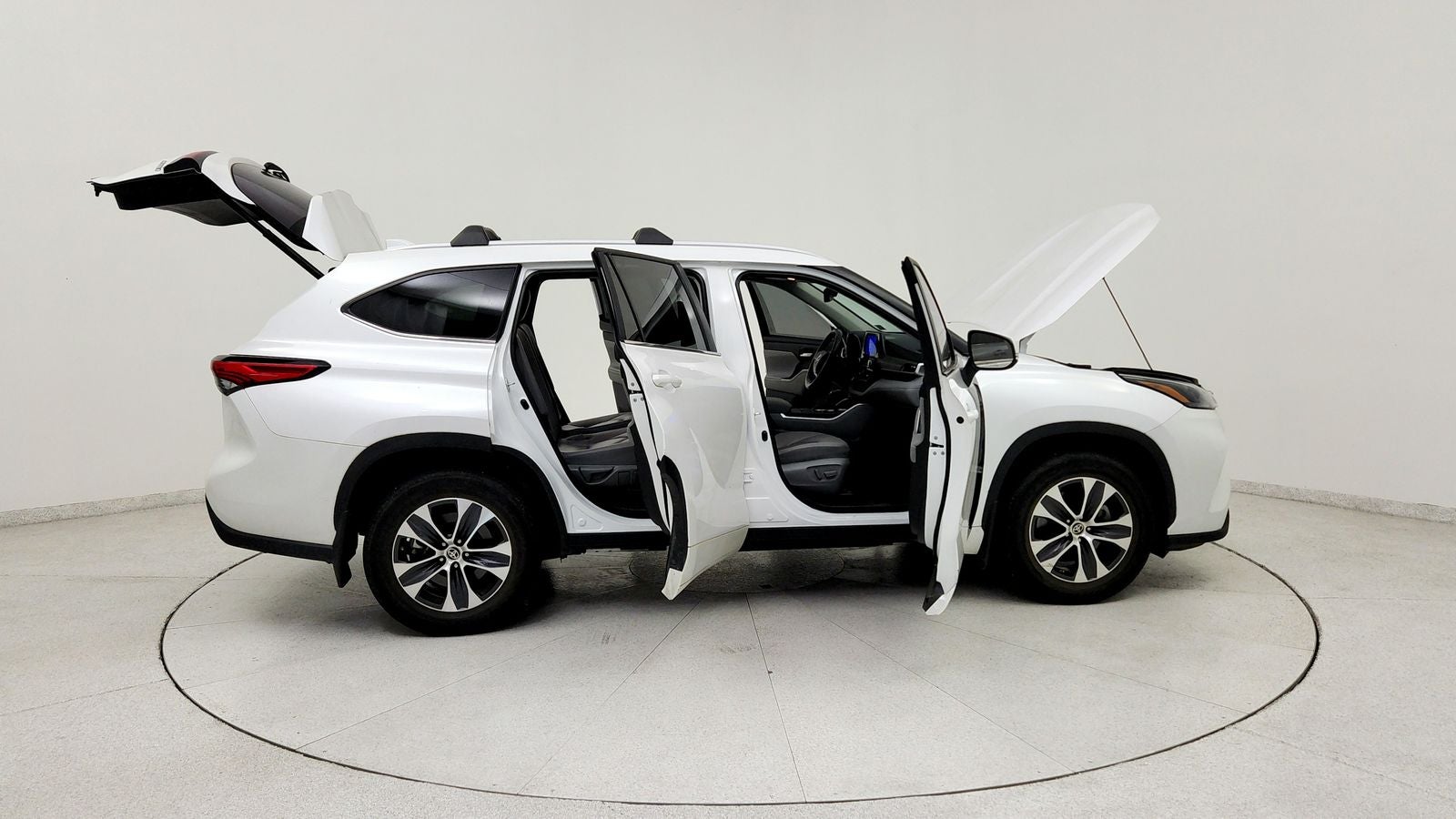2023 Toyota Highlander Hybrid XLE