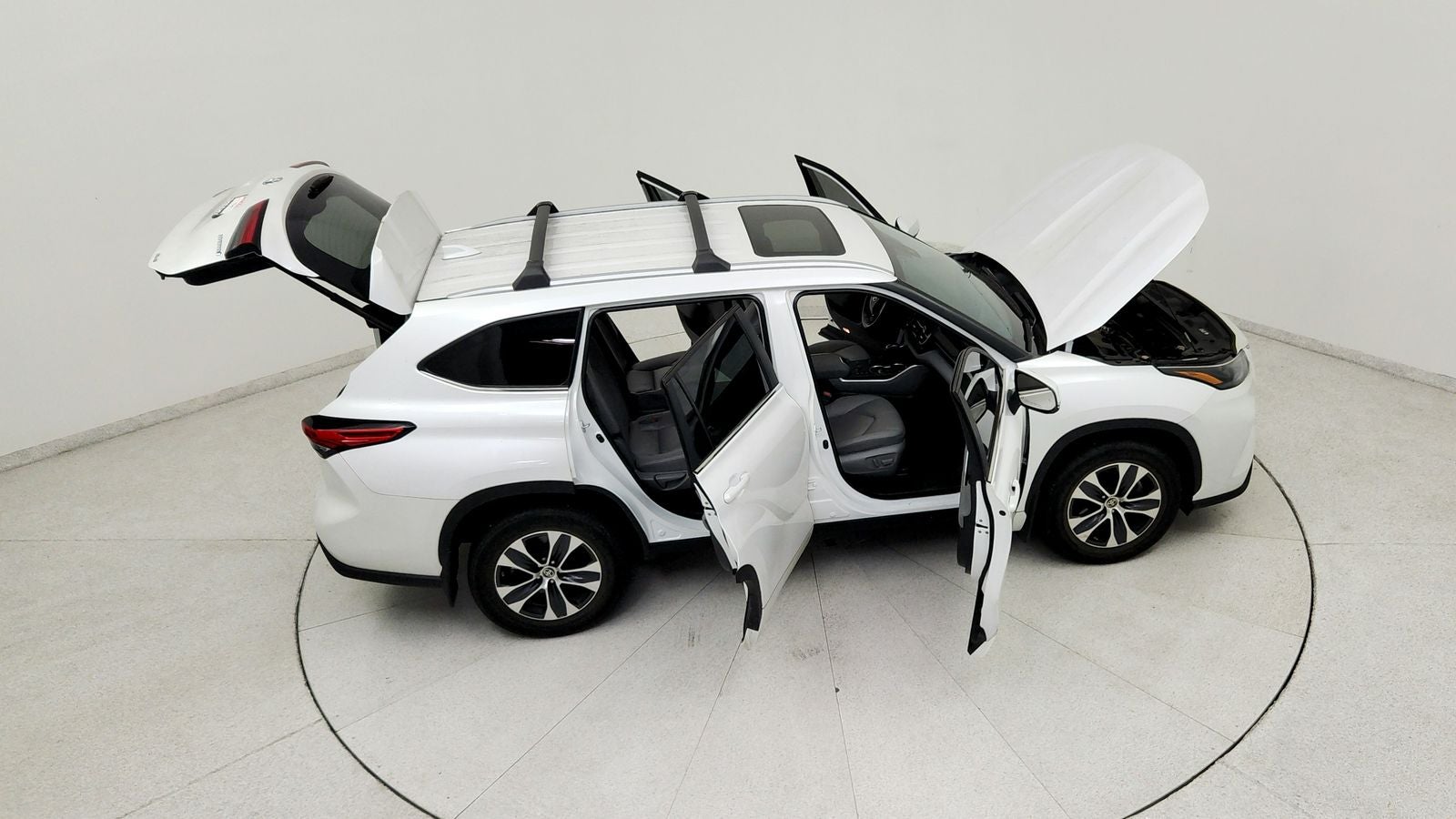 2023 Toyota Highlander Hybrid XLE