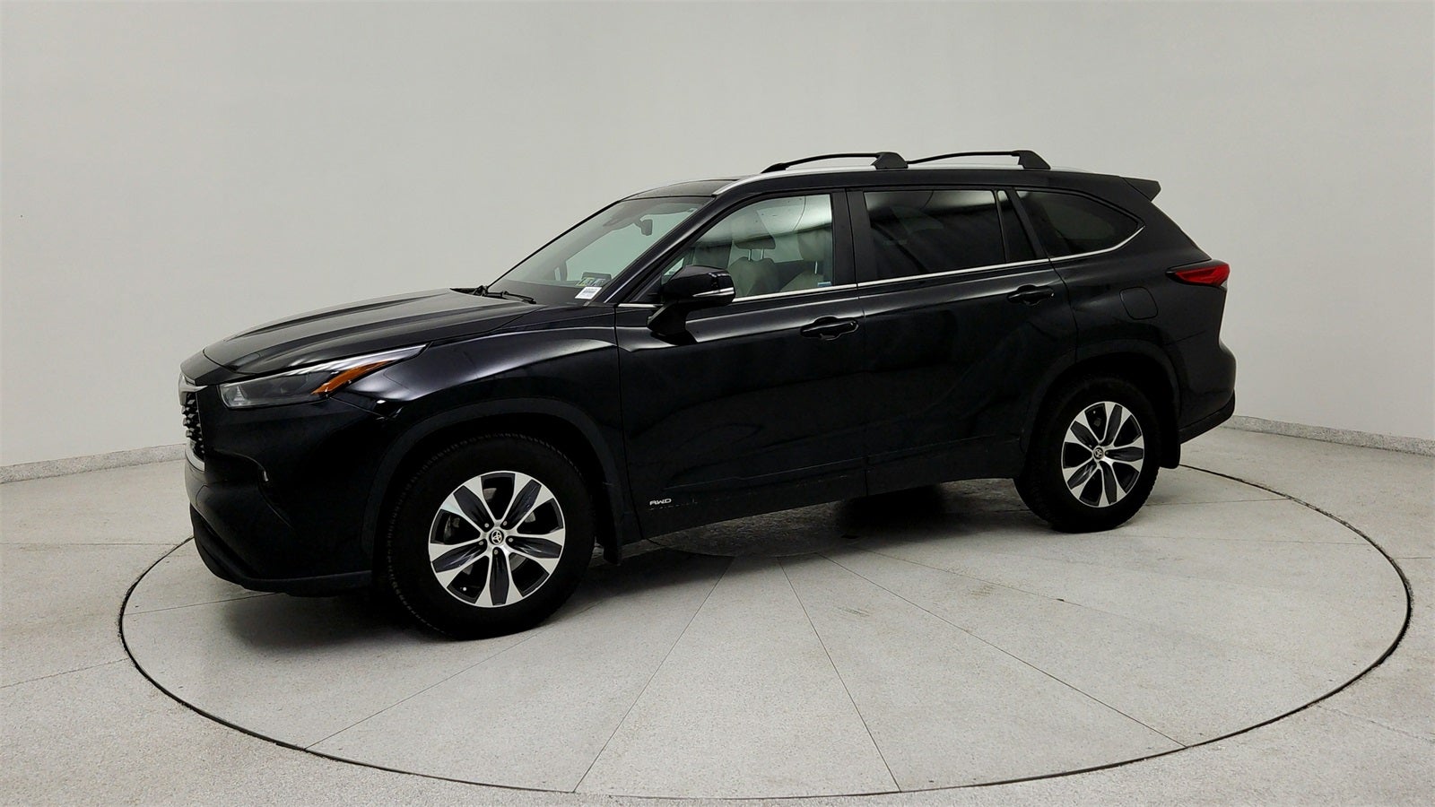 2023 Toyota Highlander Hybrid XLE