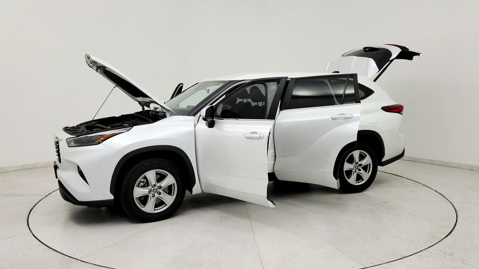 2023 Toyota Highlander LE