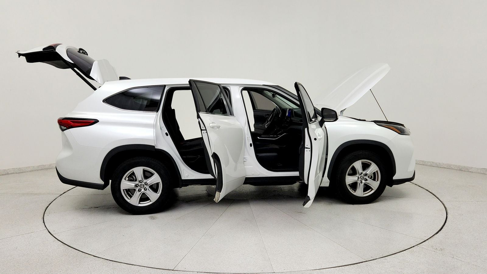2023 Toyota Highlander LE