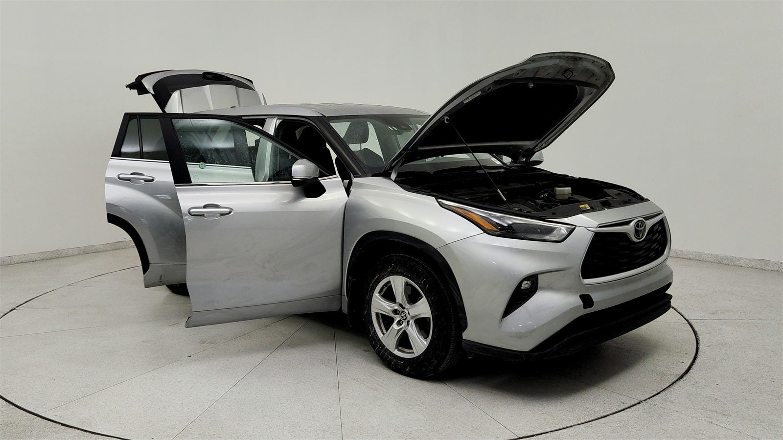 2024 Toyota Highlander LE