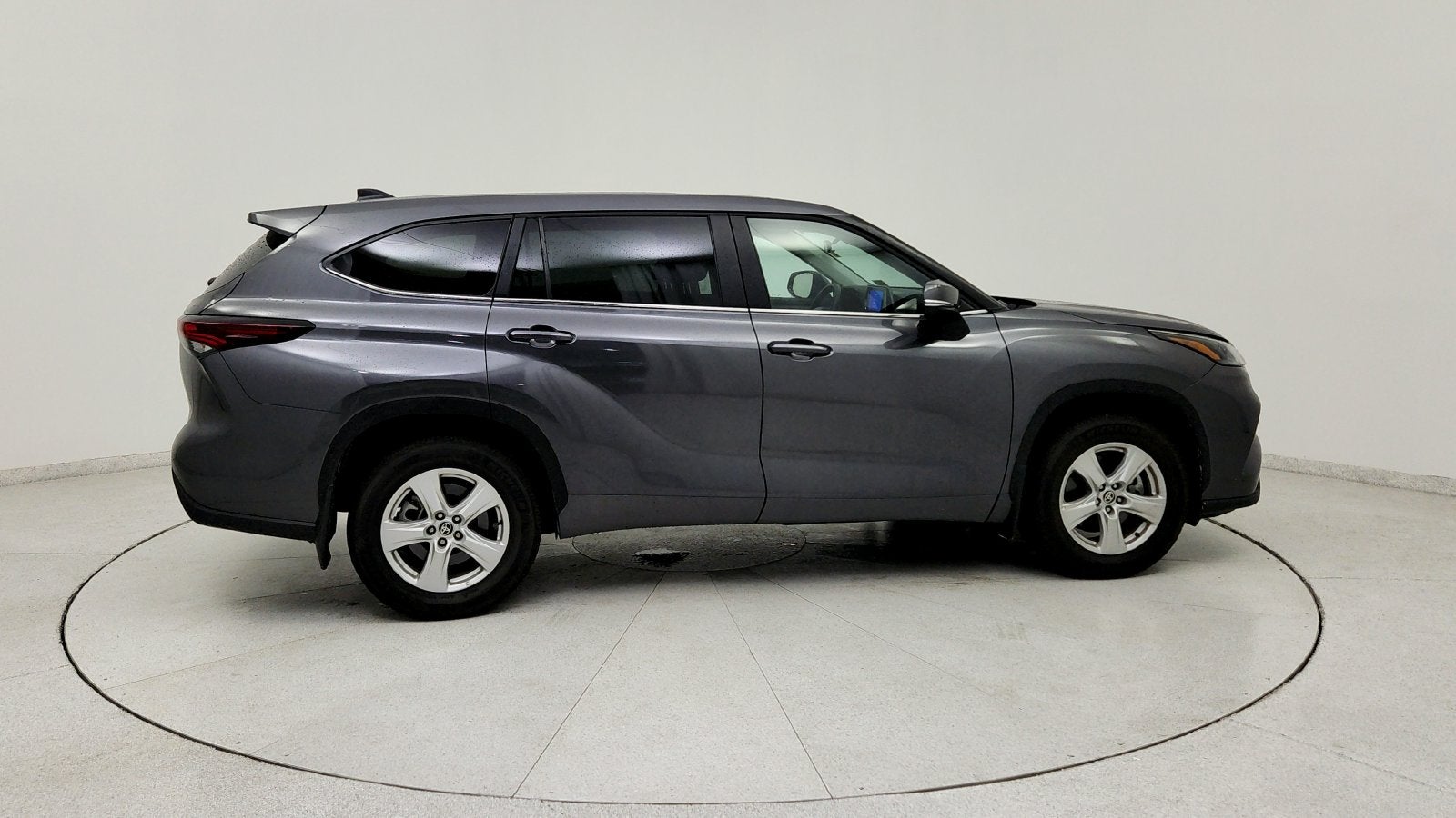 2025 Toyota Highlander LE
