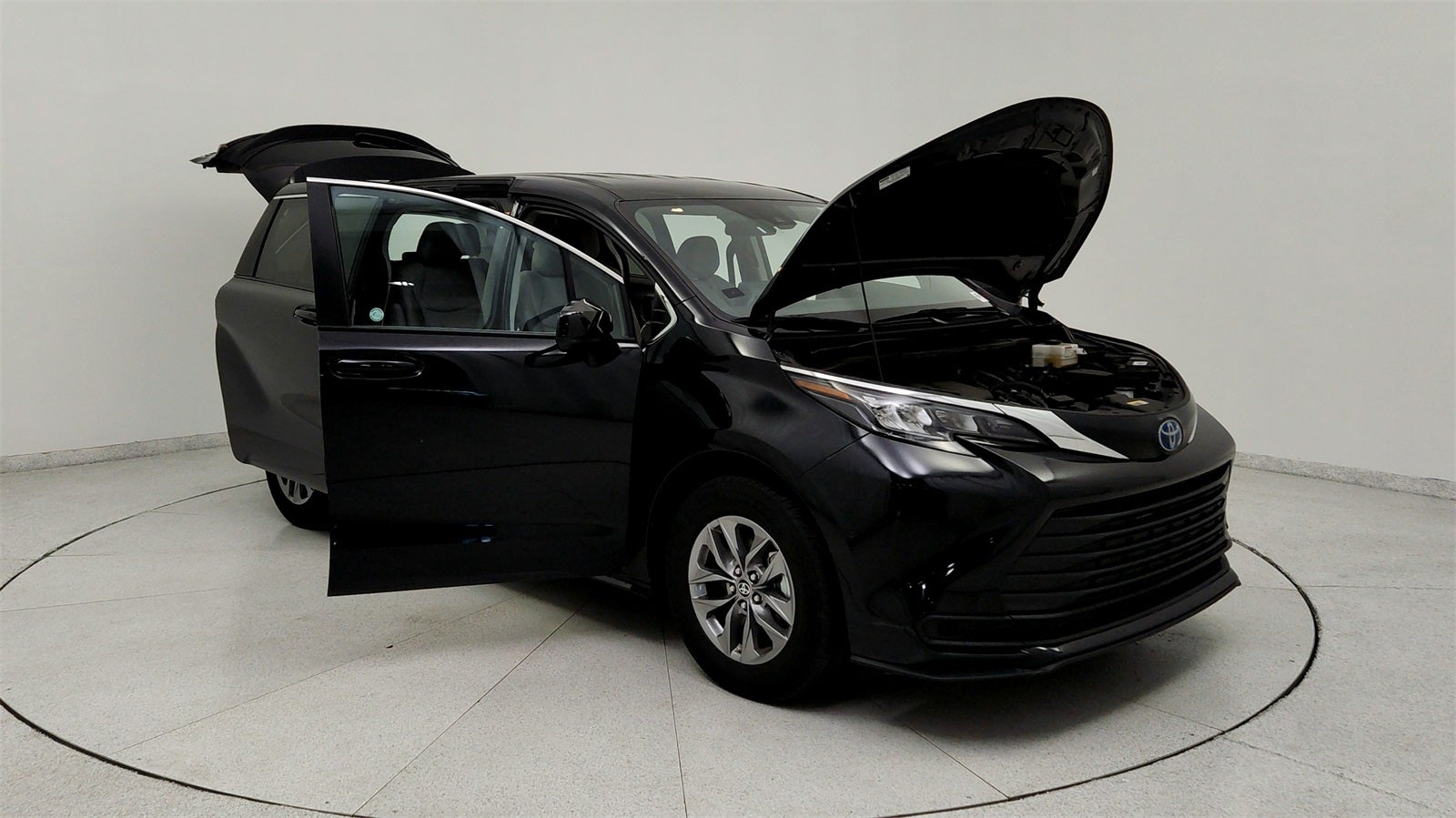 2024 Toyota Sienna LE 8 Passenger