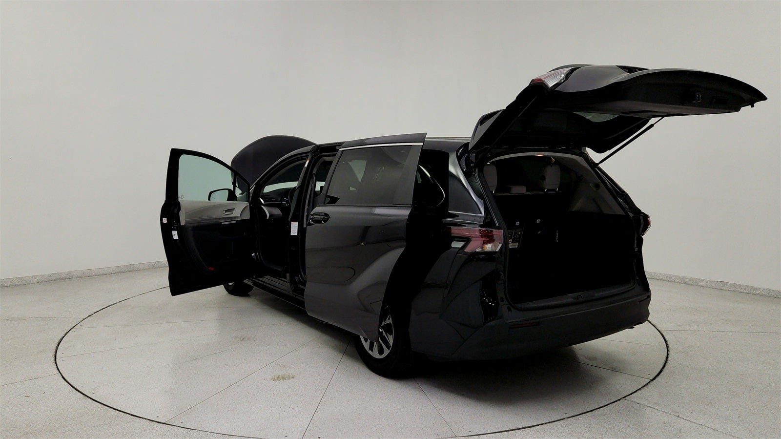 2024 Toyota Sienna LE 8 Passenger