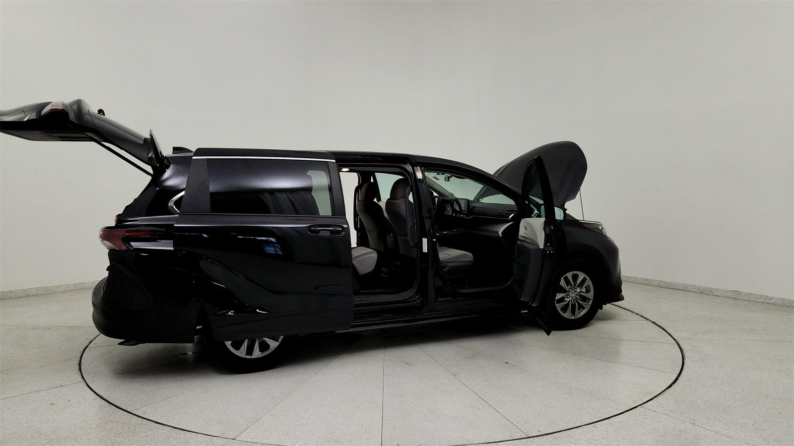 2024 Toyota Sienna LE 8 Passenger