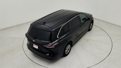 2024 Toyota Sienna LE 8 Passenger