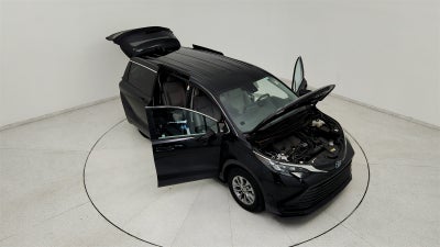 2024 Toyota Sienna LE 8 Passenger