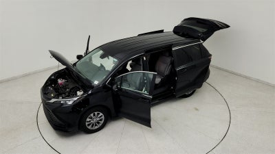 2024 Toyota Sienna LE 8 Passenger
