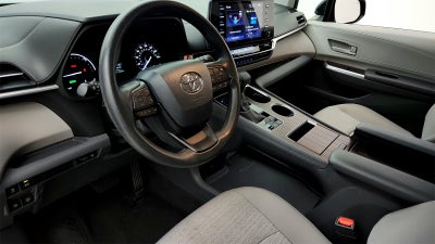 2024 Toyota Sienna LE 8 Passenger