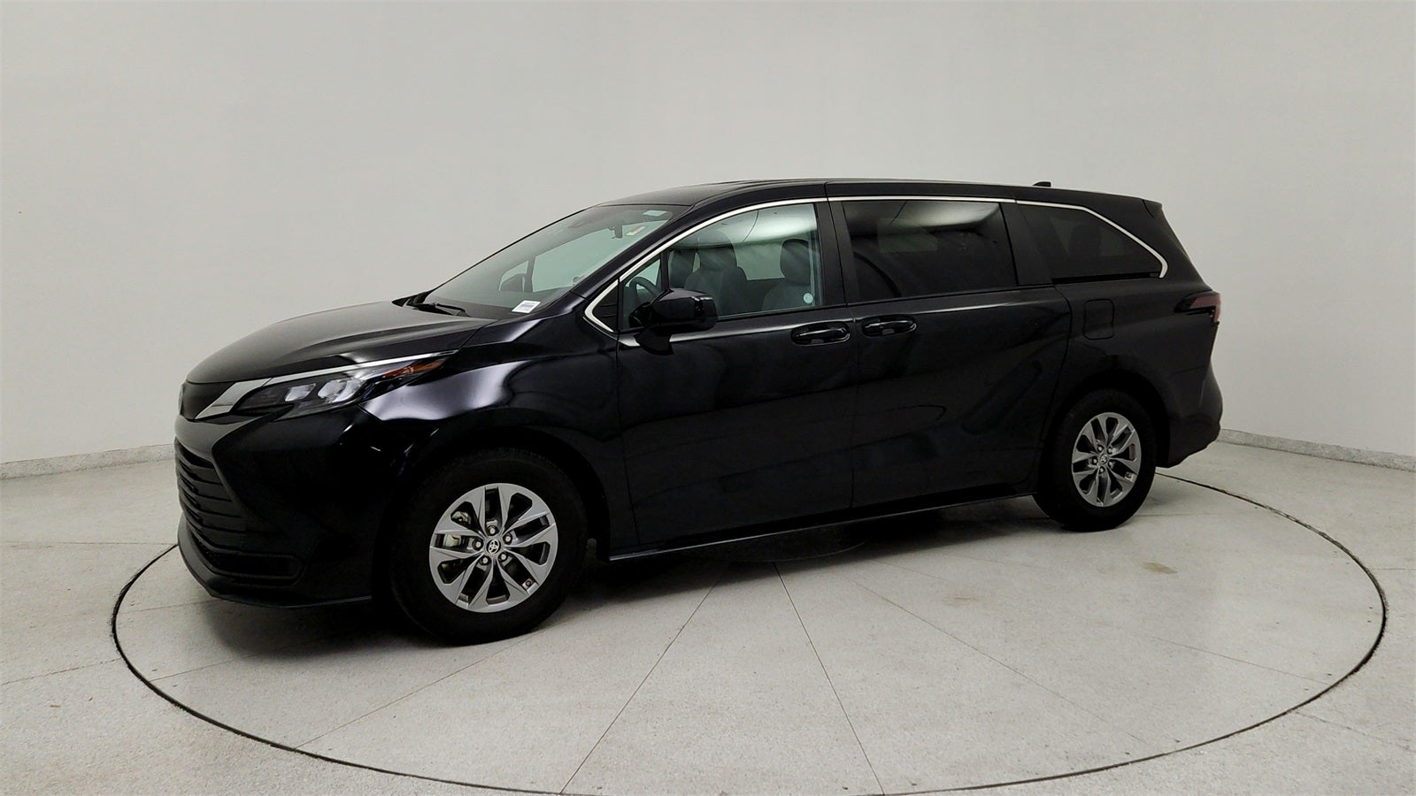 2024 Toyota Sienna LE 8 Passenger