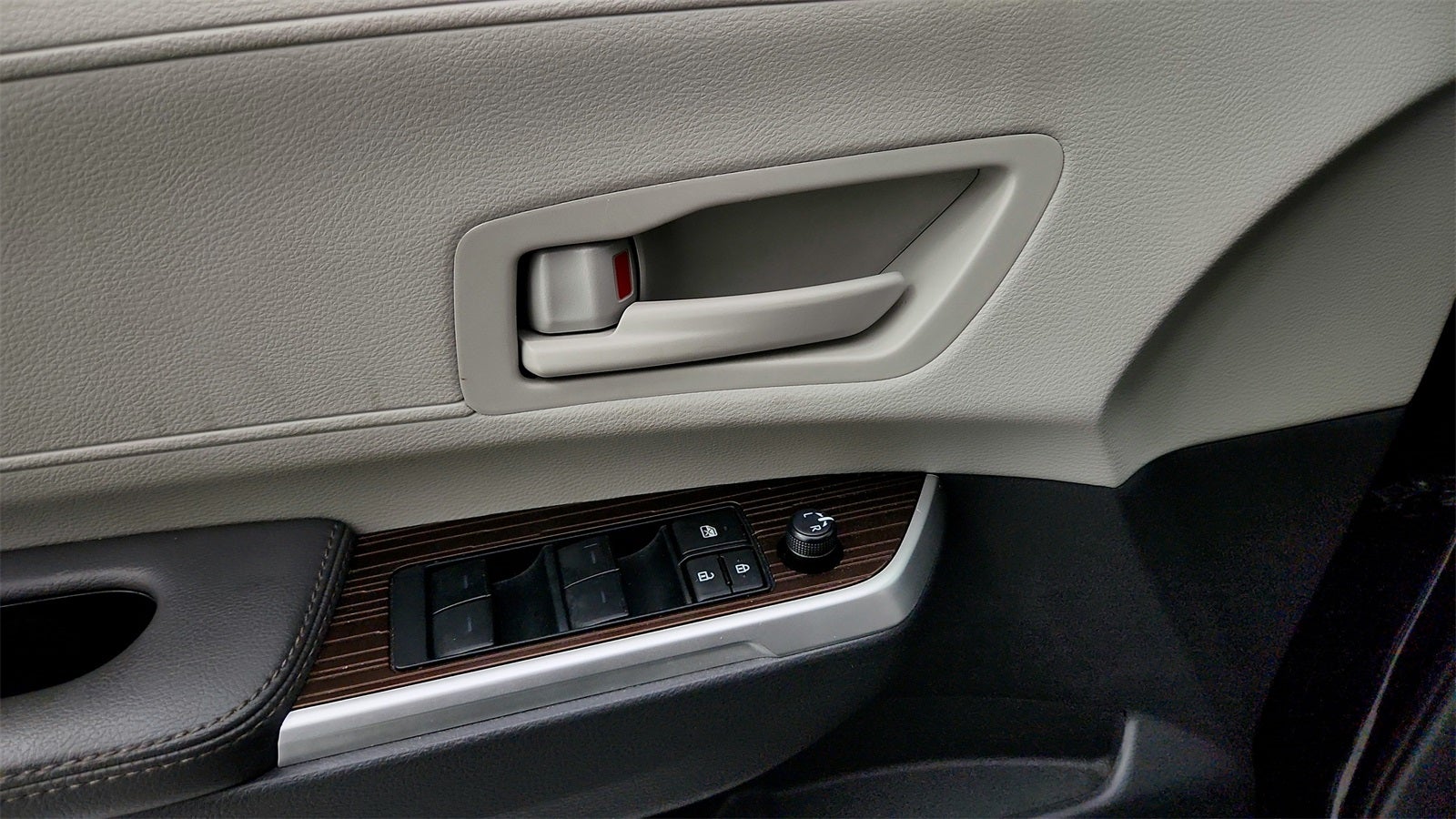 2024 Toyota Sienna LE 8 Passenger