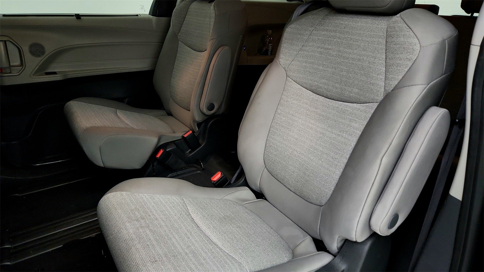 2024 Toyota Sienna LE 8 Passenger