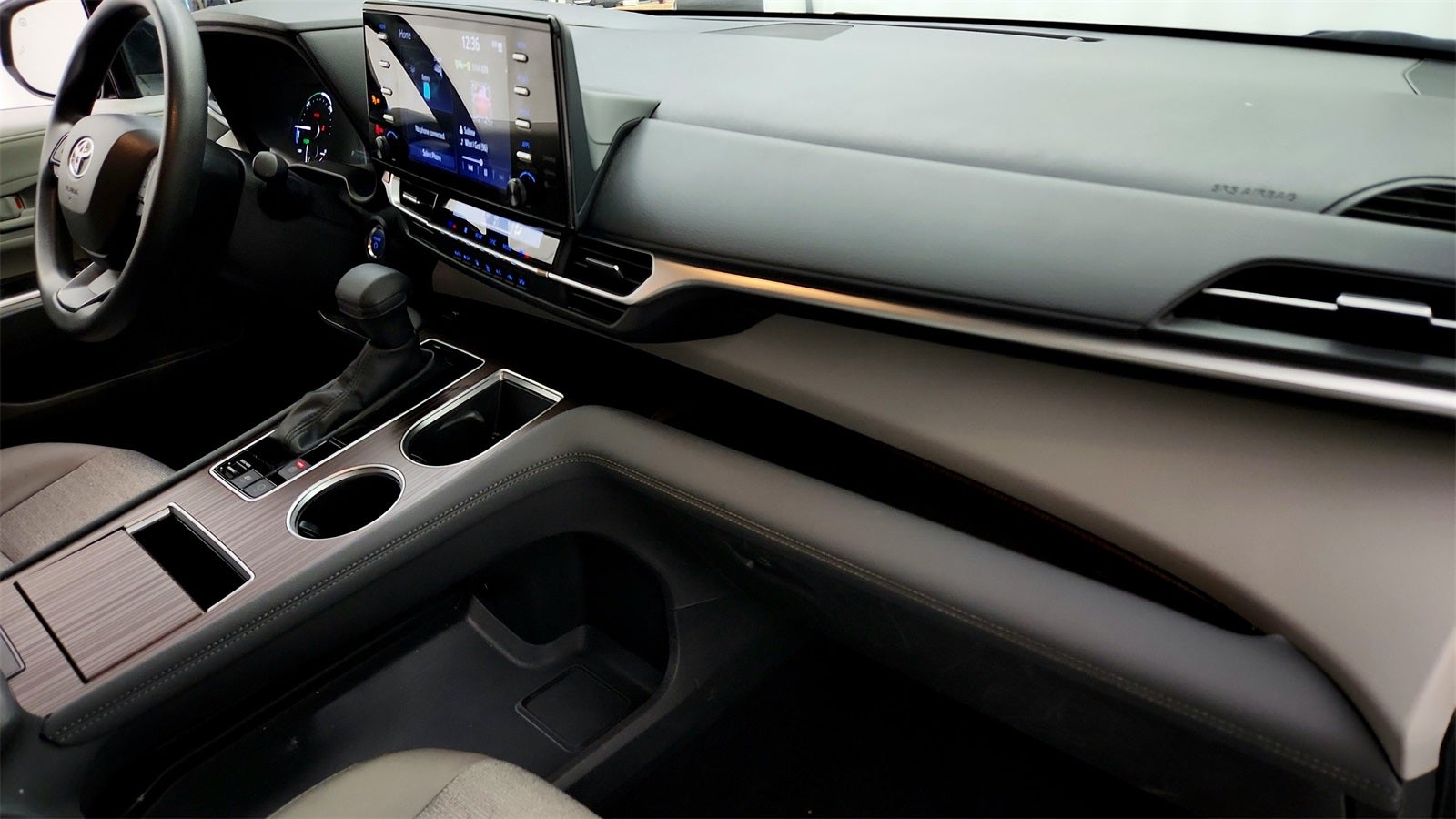 2024 Toyota Sienna LE 8 Passenger