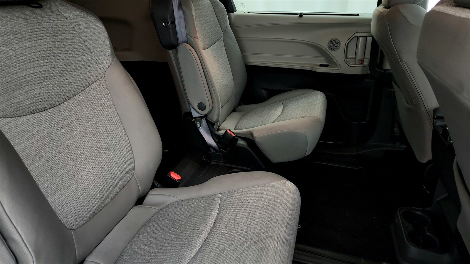 2024 Toyota Sienna LE 8 Passenger