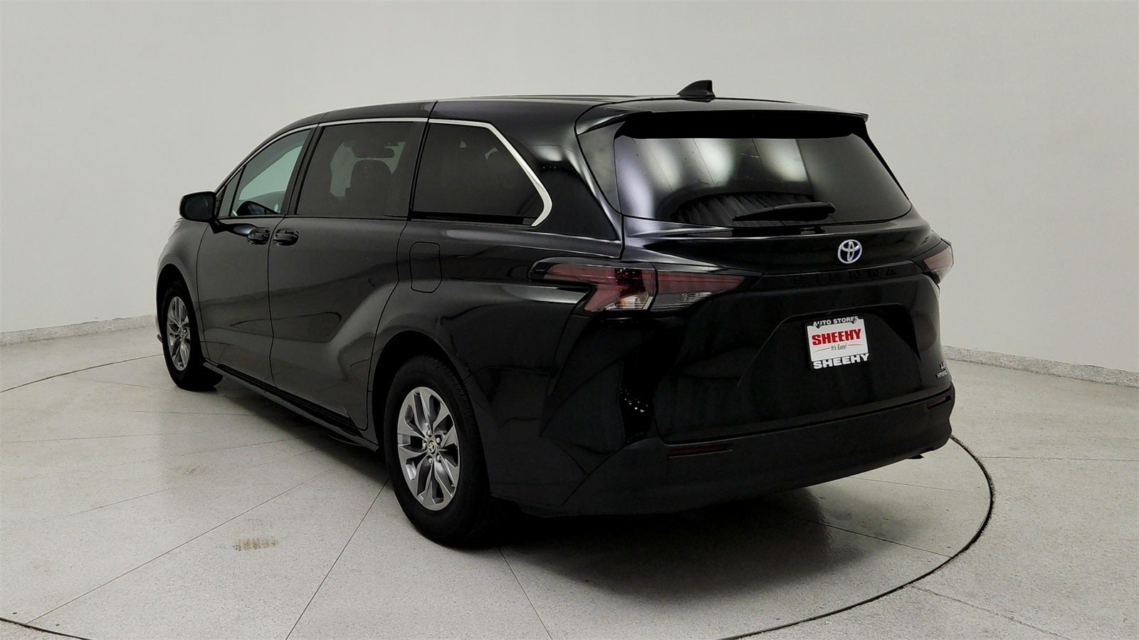 2024 Toyota Sienna LE 8 Passenger