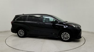 2024 Toyota Sienna LE 8 Passenger