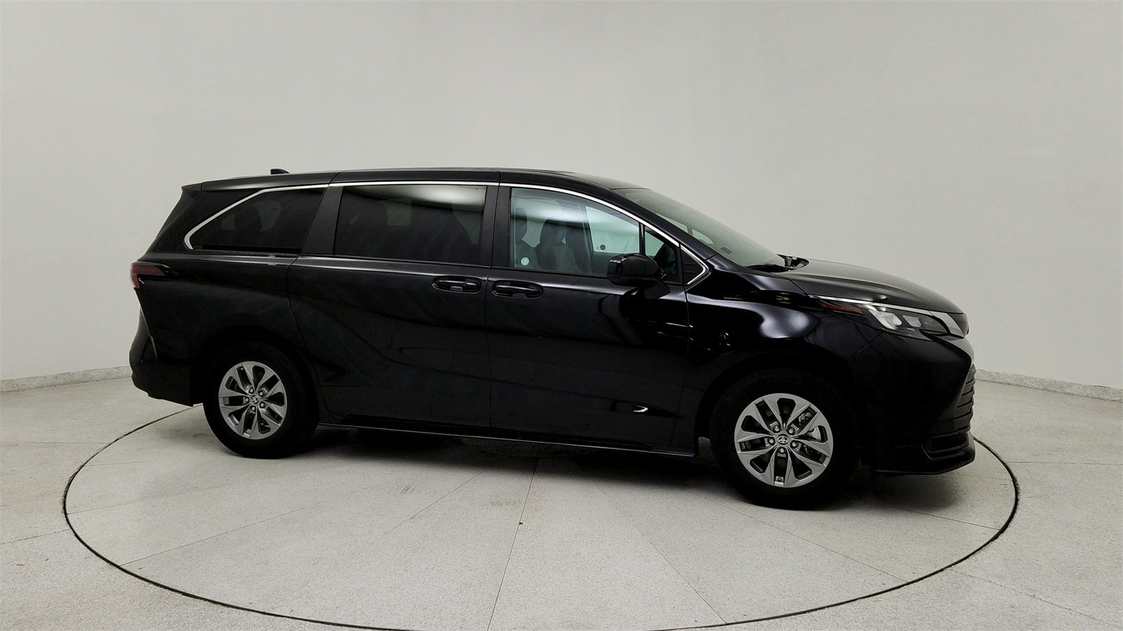 2024 Toyota Sienna LE 8 Passenger