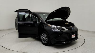 2024 Toyota Sienna LE 8 Passenger