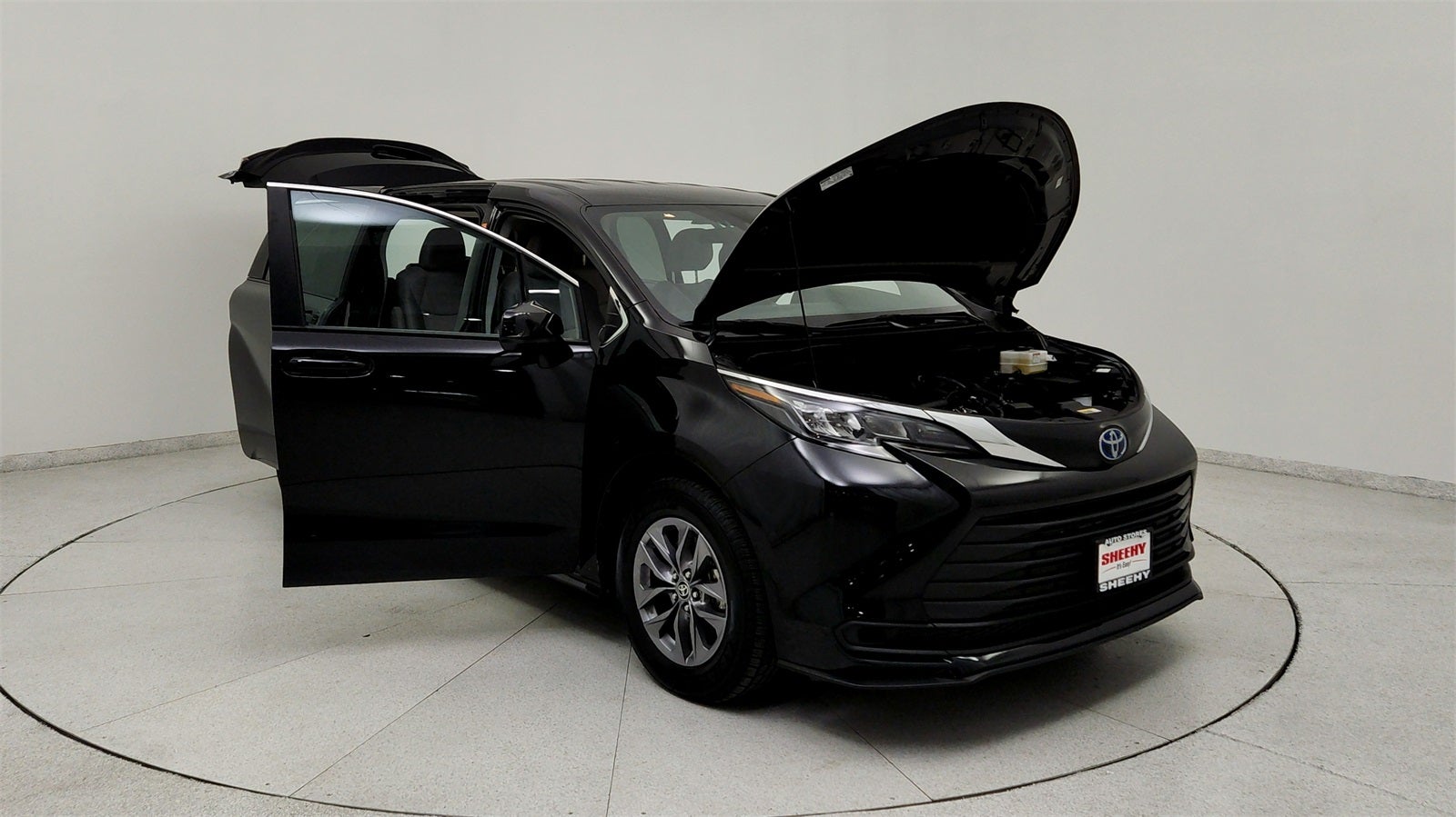 2024 Toyota Sienna LE 8 Passenger