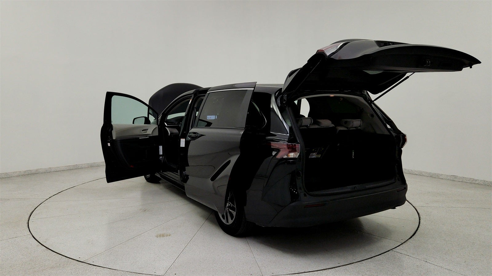 2024 Toyota Sienna LE 8 Passenger