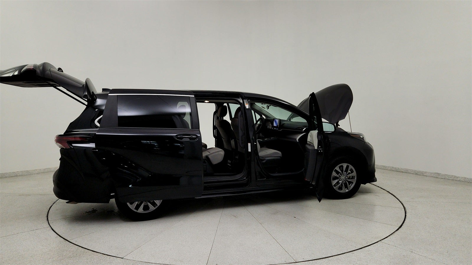 2024 Toyota Sienna LE 8 Passenger