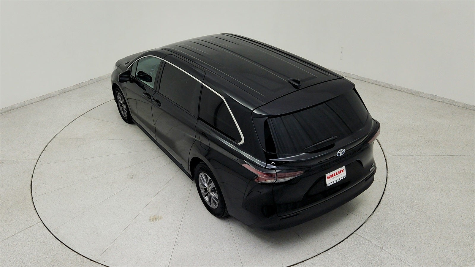 2024 Toyota Sienna LE 8 Passenger