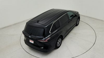 2024 Toyota Sienna LE 8 Passenger