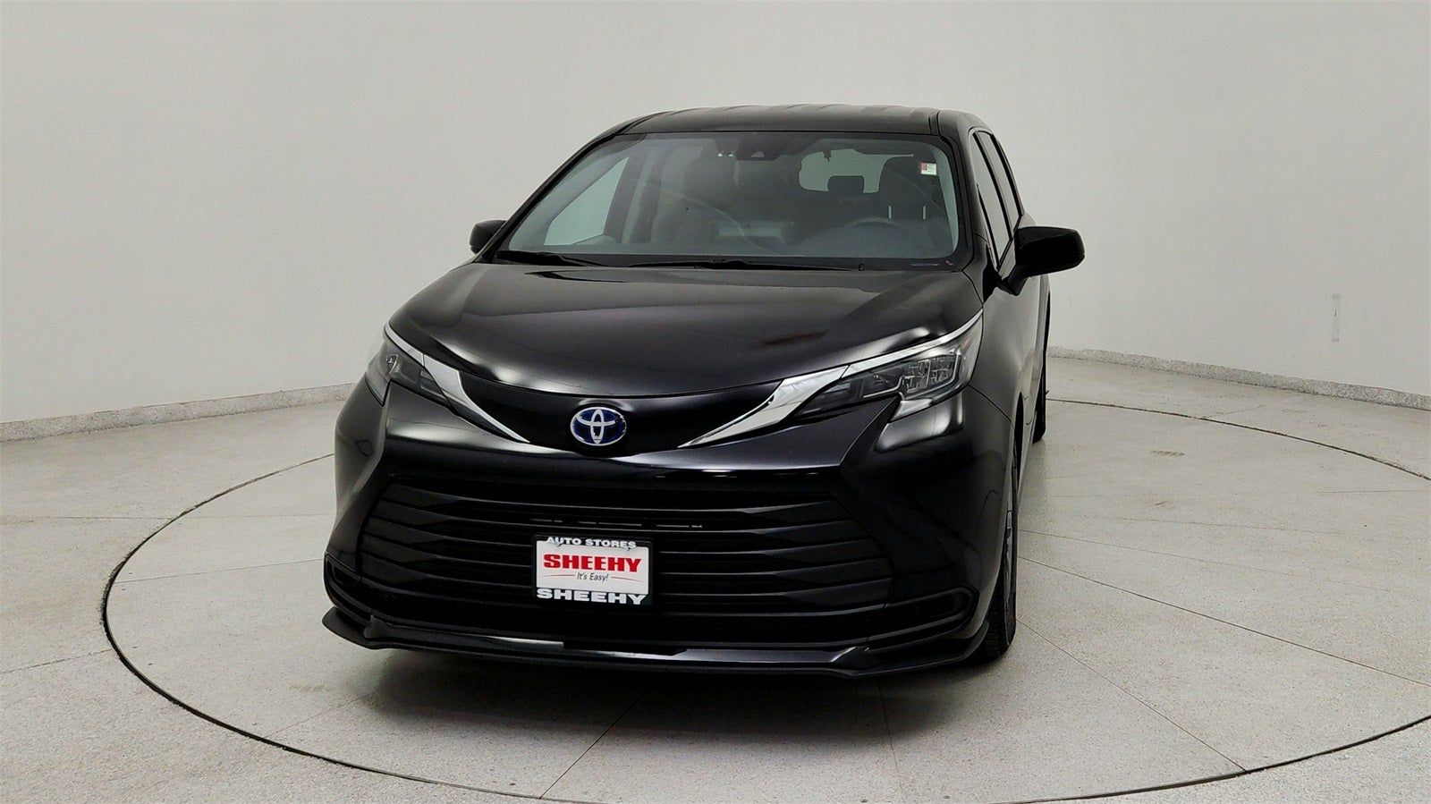 2024 Toyota Sienna LE 8 Passenger