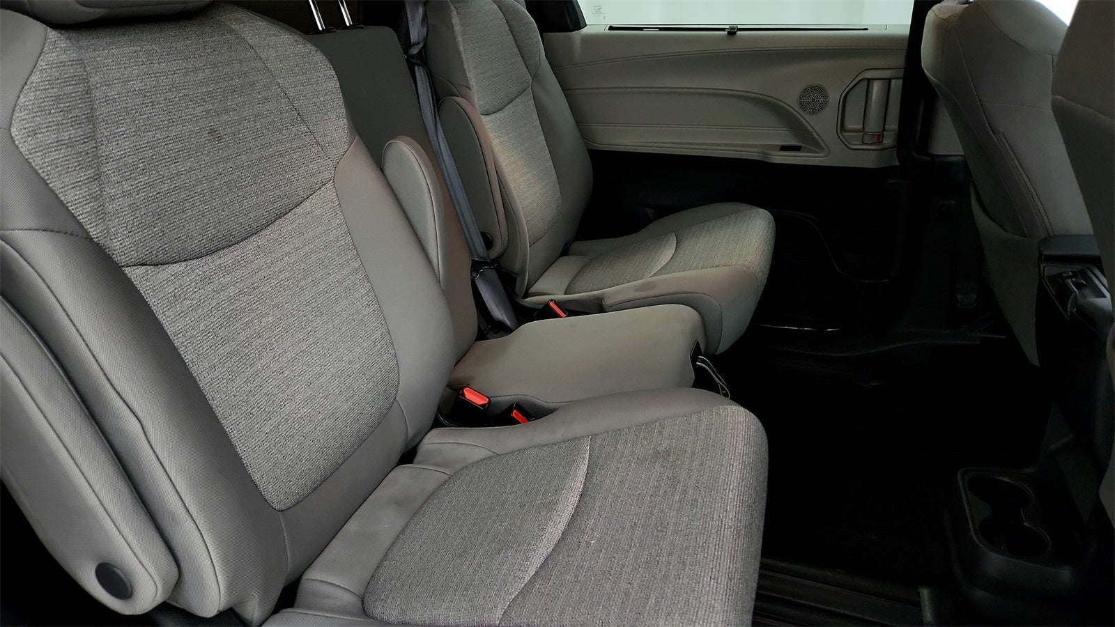 2024 Toyota Sienna LE 8 Passenger